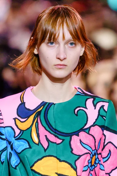 Look 63